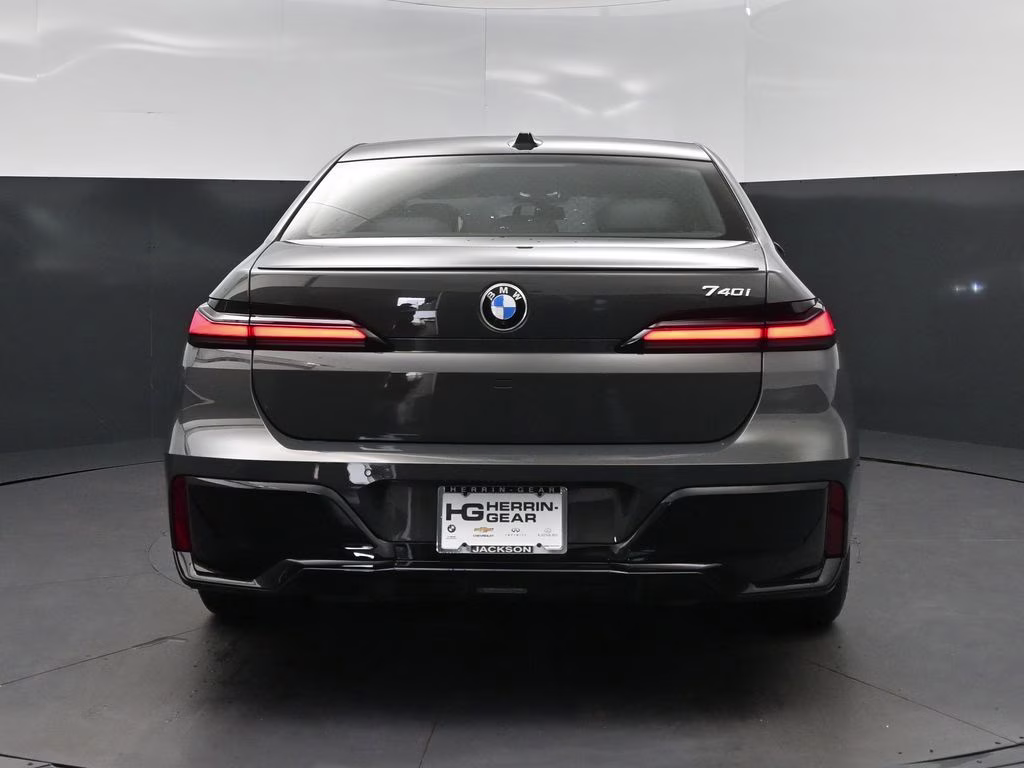 2026 Gray Metallic BMW 7 Series 740i RWD Sedan