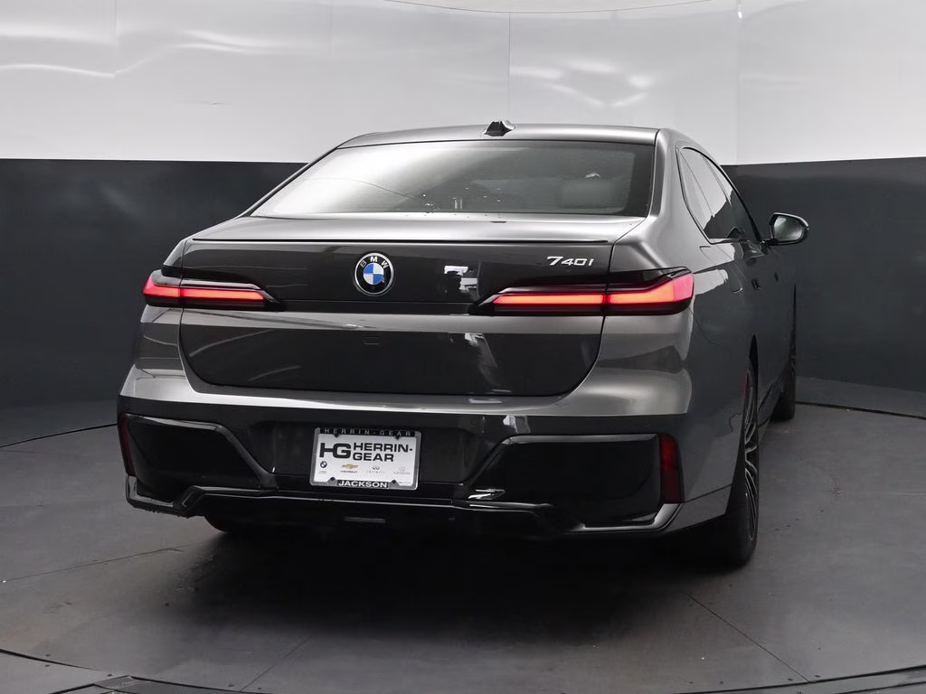 2026 Gray Metallic BMW 7 Series 740i RWD Sedan