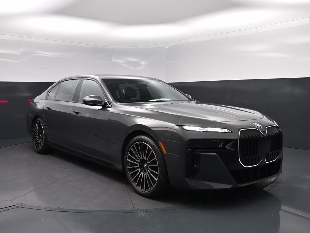 2026 Gray Metallic BMW 7 Series 740i RWD Sedan