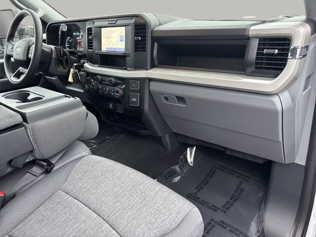 2026 Oxford White Ford Super Duty F-250 SRW XL 4X4 Truck