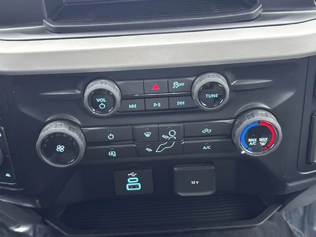 2026 Oxford White Ford Super Duty F-250 SRW XL 4X4 Truck