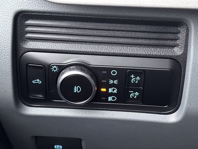 2026 Oxford White Ford Super Duty F-250 SRW XL 4X4 Truck