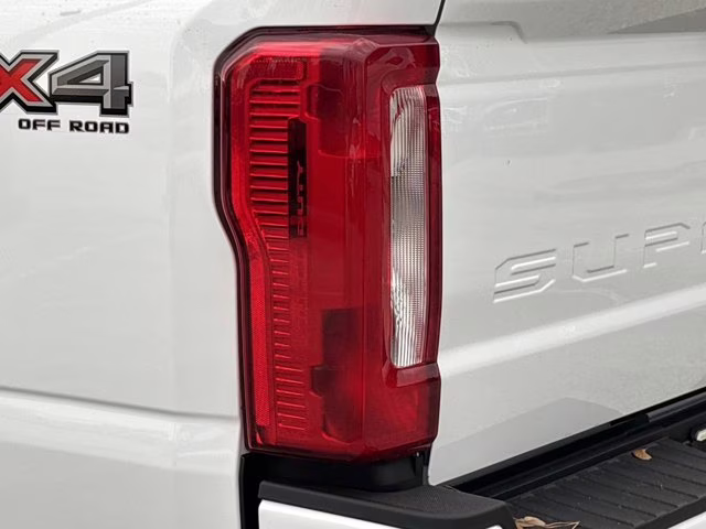 2026 Oxford White Ford Super Duty F-250 SRW XL 4X4 Truck