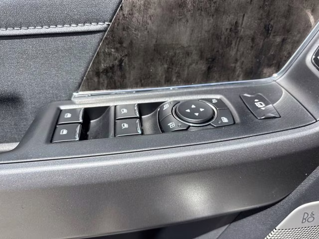 2026 Star White Metallic Tri-Coat Ford Super Duty F-350 SRW LARIAT RWD Truck