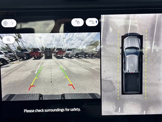 2026 Star White Metallic Tri-Coat Ford Super Duty F-350 SRW LARIAT RWD Truck