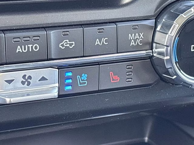 2026 Star White Metallic Tri-Coat Ford Super Duty F-350 SRW LARIAT RWD Truck