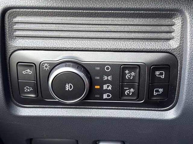 2026 Star White Metallic Tri-Coat Ford Super Duty F-350 SRW LARIAT RWD Truck