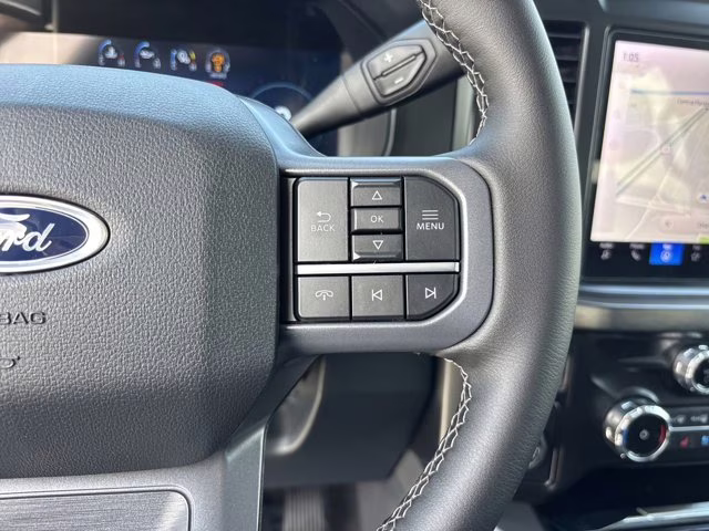 2026 Star White Metallic Tri-Coat Ford Super Duty F-350 SRW LARIAT RWD Truck