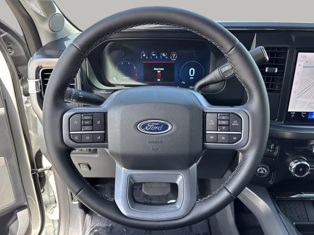 2026 Star White Metallic Tri-Coat Ford Super Duty F-350 SRW LARIAT RWD Truck