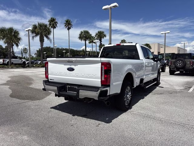 2026 Star White Metallic Tri-Coat Ford Super Duty F-350 SRW LARIAT RWD Truck