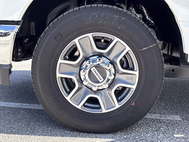 2026 Star White Metallic Tri-Coat Ford Super Duty F-350 SRW LARIAT RWD Truck