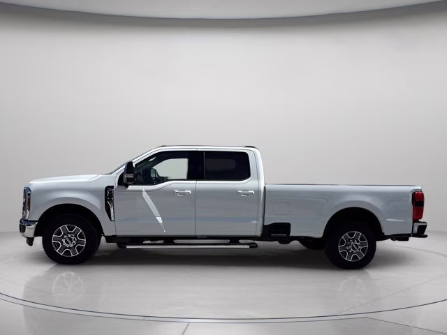 2026 Star White Metallic Tri-Coat Ford Super Duty F-350 SRW LARIAT RWD Truck