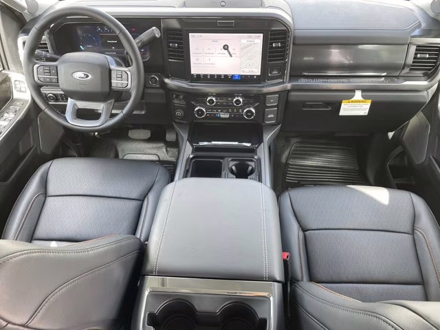 2026 Oxford White Ford Super Duty F-350 SRW LARIAT RWD Truck