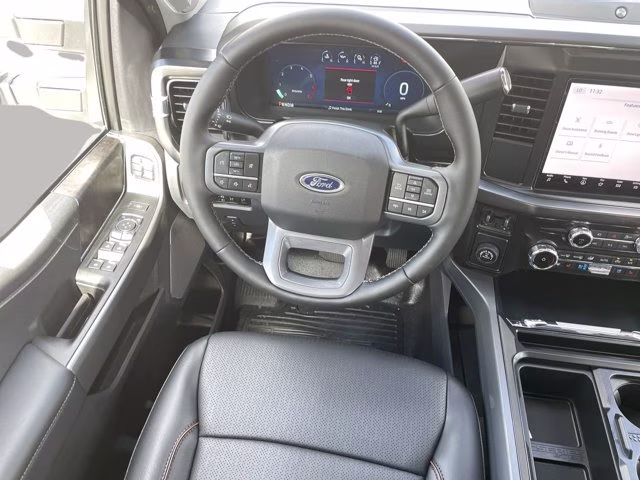 2026 Oxford White Ford Super Duty F-350 SRW LARIAT RWD Truck