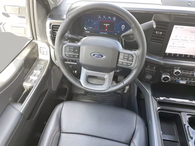 2026 Oxford White Ford Super Duty F-350 SRW LARIAT RWD Truck