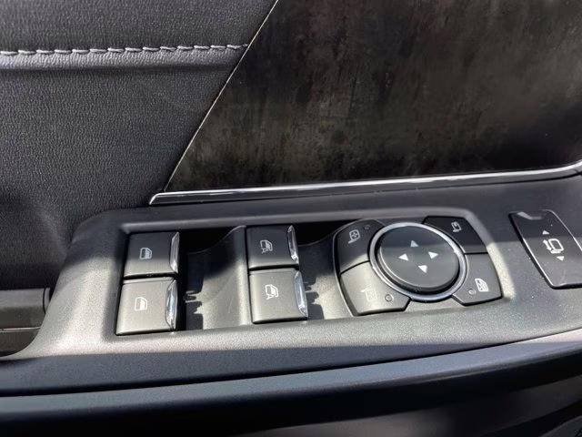 2026 Oxford White Ford Super Duty F-350 SRW LARIAT RWD Truck