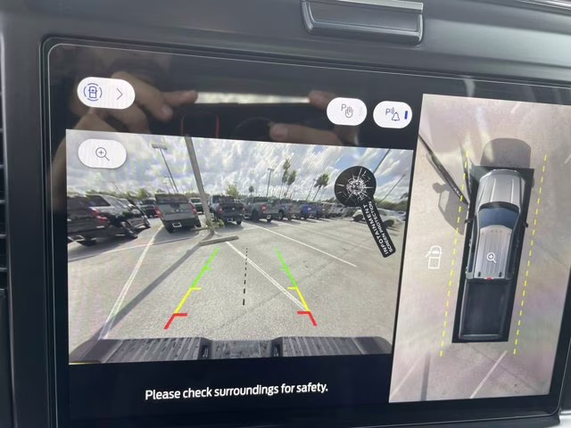 2026 Oxford White Ford Super Duty F-350 SRW LARIAT RWD Truck