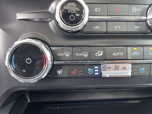 2026 Oxford White Ford Super Duty F-350 SRW LARIAT RWD Truck