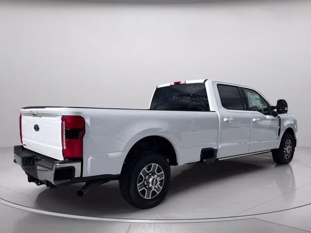 2026 Oxford White Ford Super Duty F-350 SRW LARIAT RWD Truck