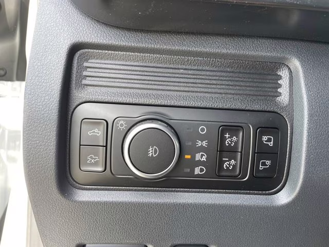 2026 Oxford White Ford Super Duty F-350 SRW LARIAT RWD Truck