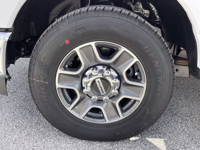 2026 Oxford White Ford Super Duty F-350 SRW LARIAT RWD Truck