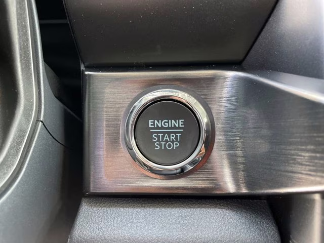 2026 Oxford White Ford Super Duty F-350 SRW LARIAT RWD Truck