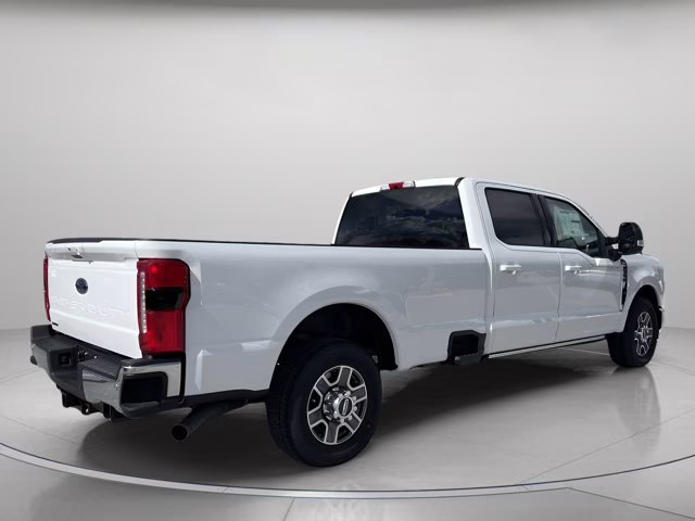 2026 Oxford White Ford Super Duty F-350 SRW LARIAT RWD Truck