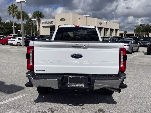 2026 Oxford White Ford Super Duty F-350 SRW LARIAT RWD Truck