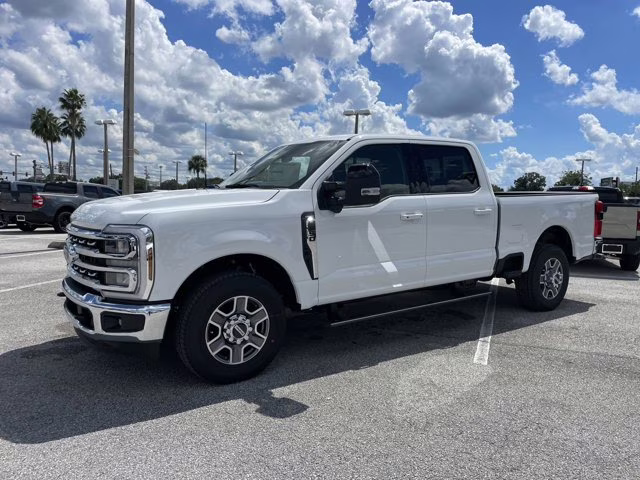 2026 Oxford White Ford Super Duty F-350 SRW LARIAT RWD Truck