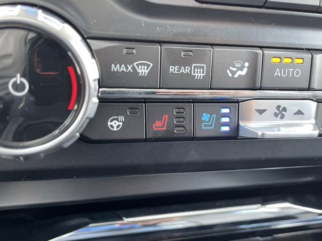 2026 Oxford White Ford Super Duty F-350 SRW LARIAT RWD Truck