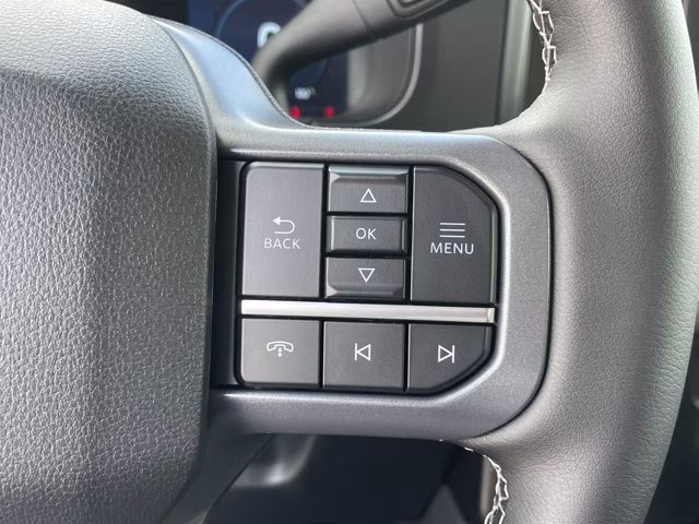 2026 Oxford White Ford Super Duty F-350 SRW LARIAT RWD Truck