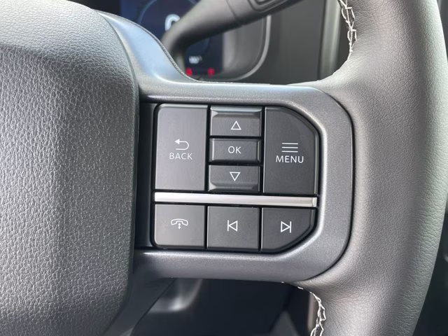 2026 Oxford White Ford Super Duty F-350 SRW LARIAT RWD Truck