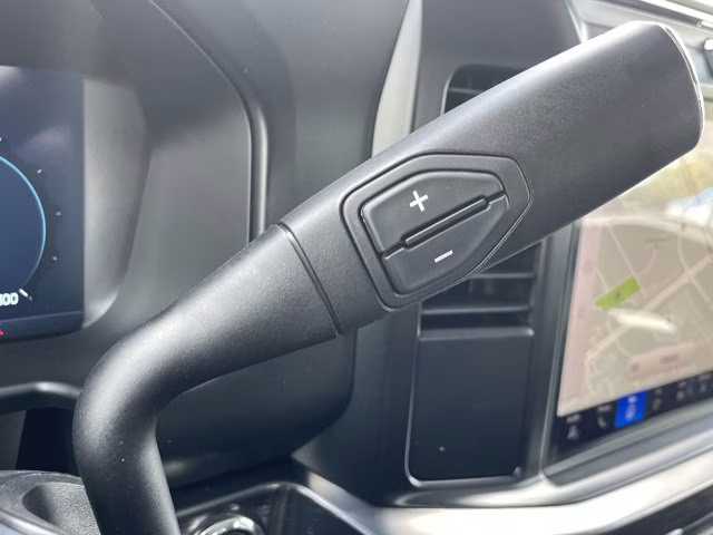 2026 Oxford White Ford Super Duty F-350 SRW LARIAT RWD Truck