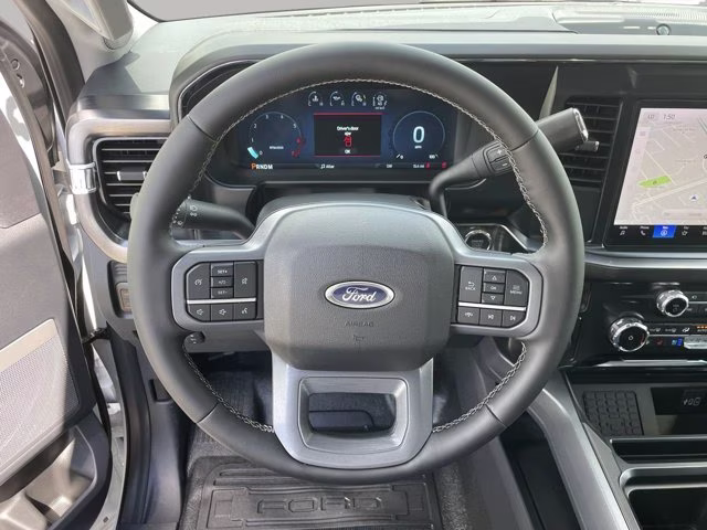 2026 Oxford White Ford Super Duty F-350 SRW LARIAT RWD Truck