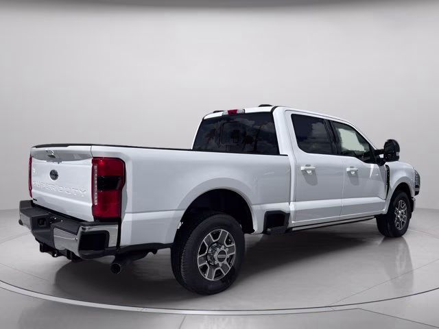 2026 Oxford White Ford Super Duty F-350 SRW LARIAT RWD Truck