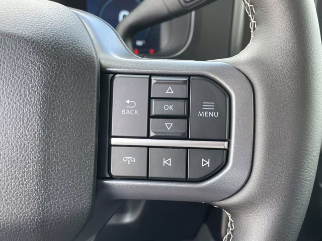 2026 Oxford White Ford Super Duty F-350 SRW LARIAT RWD Truck