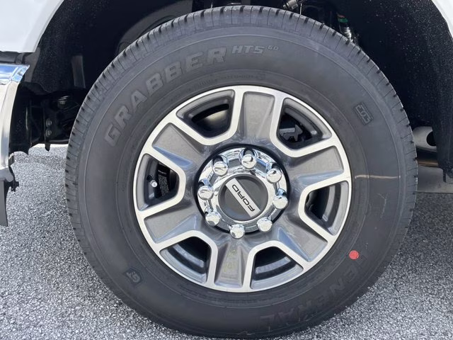 2026 Oxford White Ford Super Duty F-350 SRW LARIAT RWD Truck