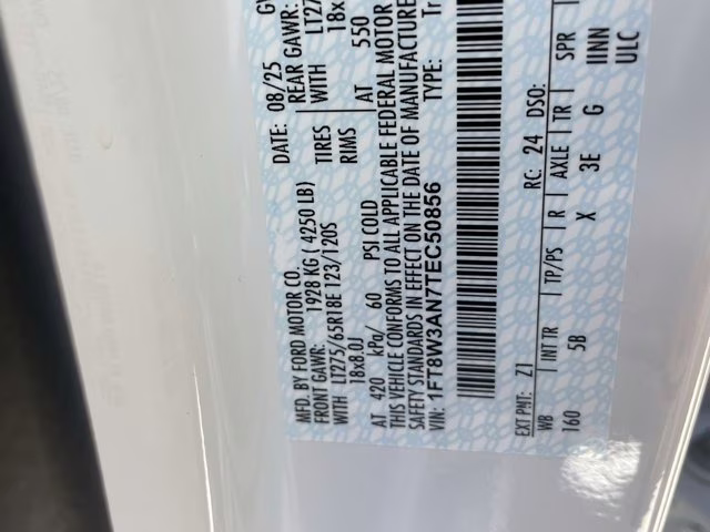 2026 Oxford White Ford Super Duty F-350 SRW LARIAT RWD Truck