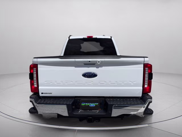 2026 Oxford White Ford Super Duty F-350 SRW LARIAT RWD Truck
