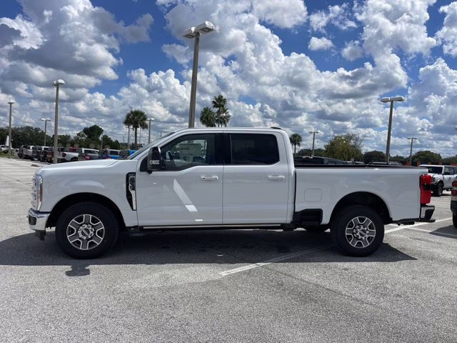 2026 Oxford White Ford Super Duty F-350 SRW LARIAT RWD Truck