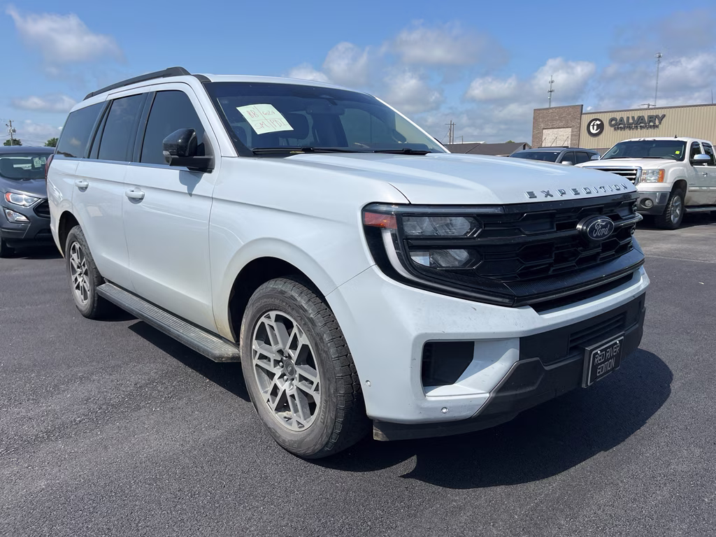 2025 Space Silver Metallic Ford Expedition Active 4X4 SUV