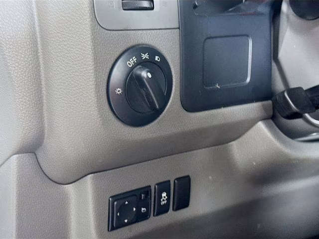 2020 Glacier White Nissan NV2500 HD SV RWD Van