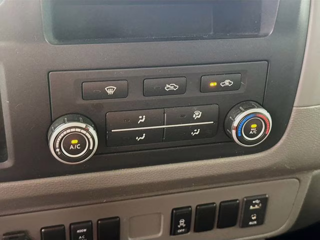 2020 Glacier White Nissan NV2500 HD SV RWD Van