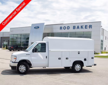 2026 Oxford White Ford E-Series Cutaway Base RWD Specialty Vehicle