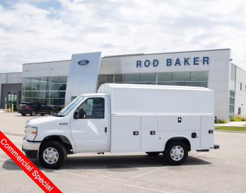 2026 Oxford White Ford E-Series Cutaway Base RWD Specialty Vehicle