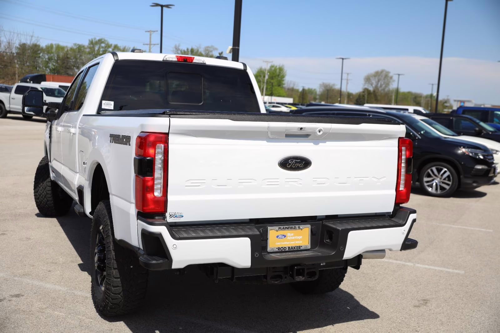 2025 Oxford White Ford Super Duty F-350 SRW LARIAT 4X4 Truck