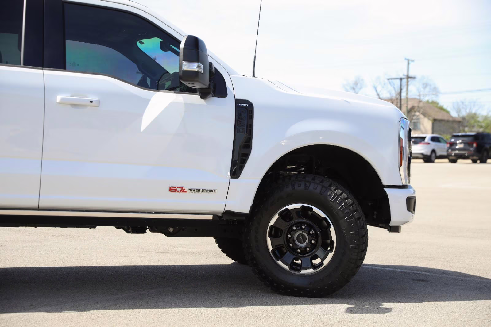2025 Oxford White Ford Super Duty F-350 SRW LARIAT 4X4 Truck
