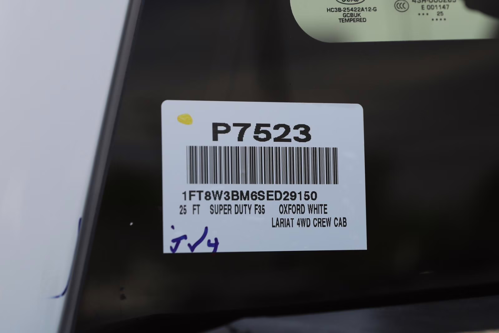 2025 Oxford White Ford Super Duty F-350 SRW LARIAT 4X4 Truck