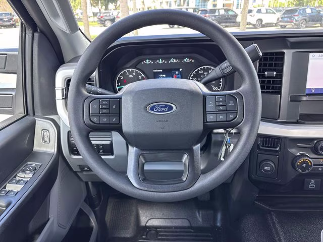 2026 Oxford White Ford Super Duty F-350 SRW XL RWD Truck