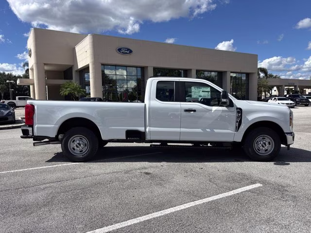 2026 Oxford White Ford Super Duty F-350 SRW XL RWD Truck
